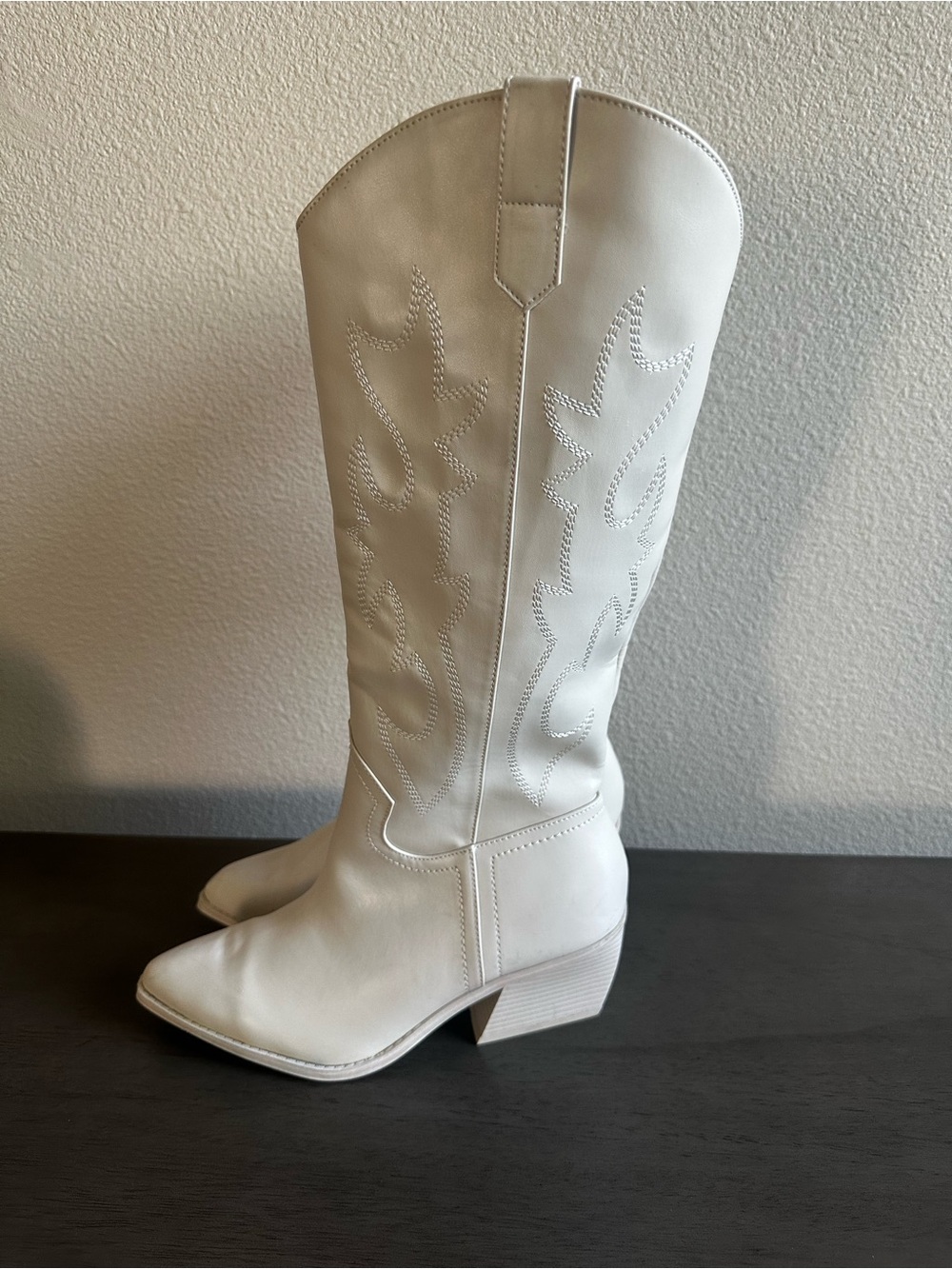 New•Madden NYC Tall Western Boots. Comfort Foam. Sz.10. Bone